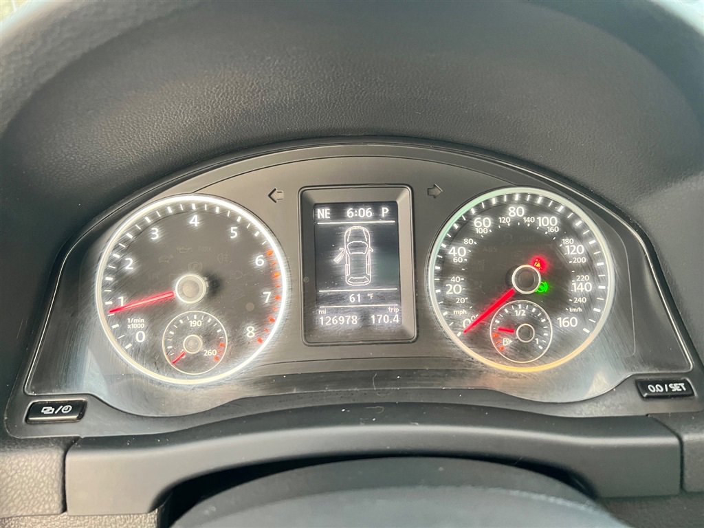 Used 2016 Volkswagen Tiguan SE image 25