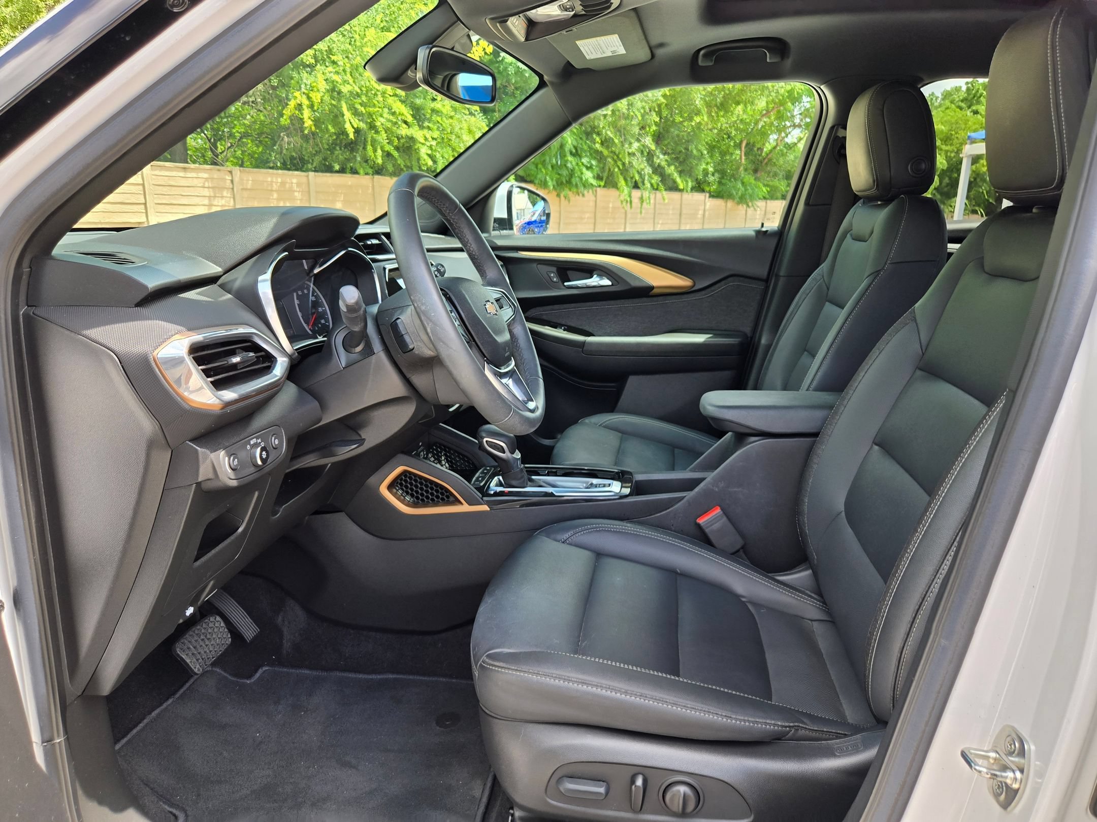 Used 2022 Chevrolet TrailBlazer ACTIV w/ Sun and Liftgate Package FWD image 6