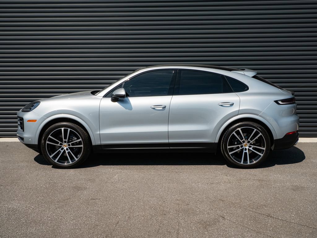 Certified 2024 Porsche Cayenne Coupe AWD/4WD image 2