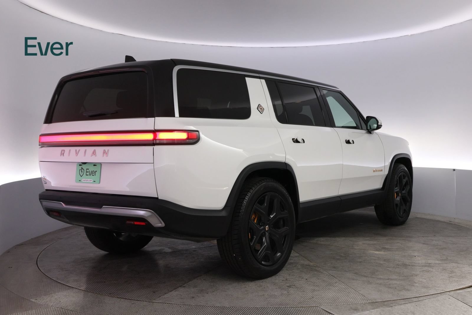 Used 2023 Rivian R1S Adventure Quad AWD/4WD image 3
