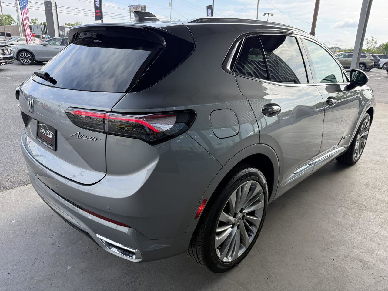 Used 2024 Buick Envision Avenir AWD/4WD image 5