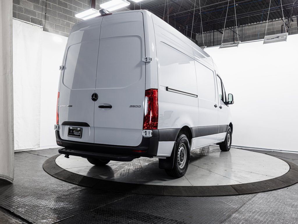 Used 2025 Mercedes-Benz Sprinter 2500 image 22
