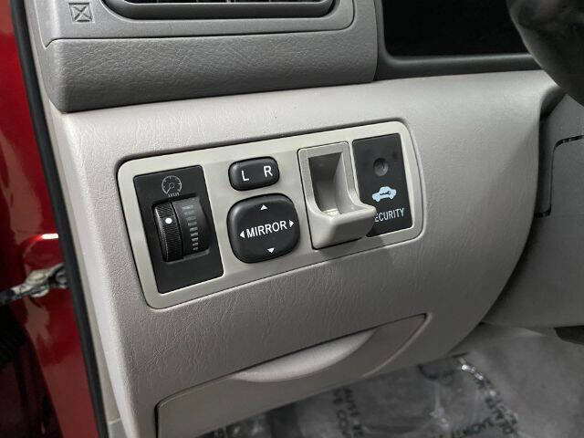 Used 2007 Toyota Corolla LE FWD image 12