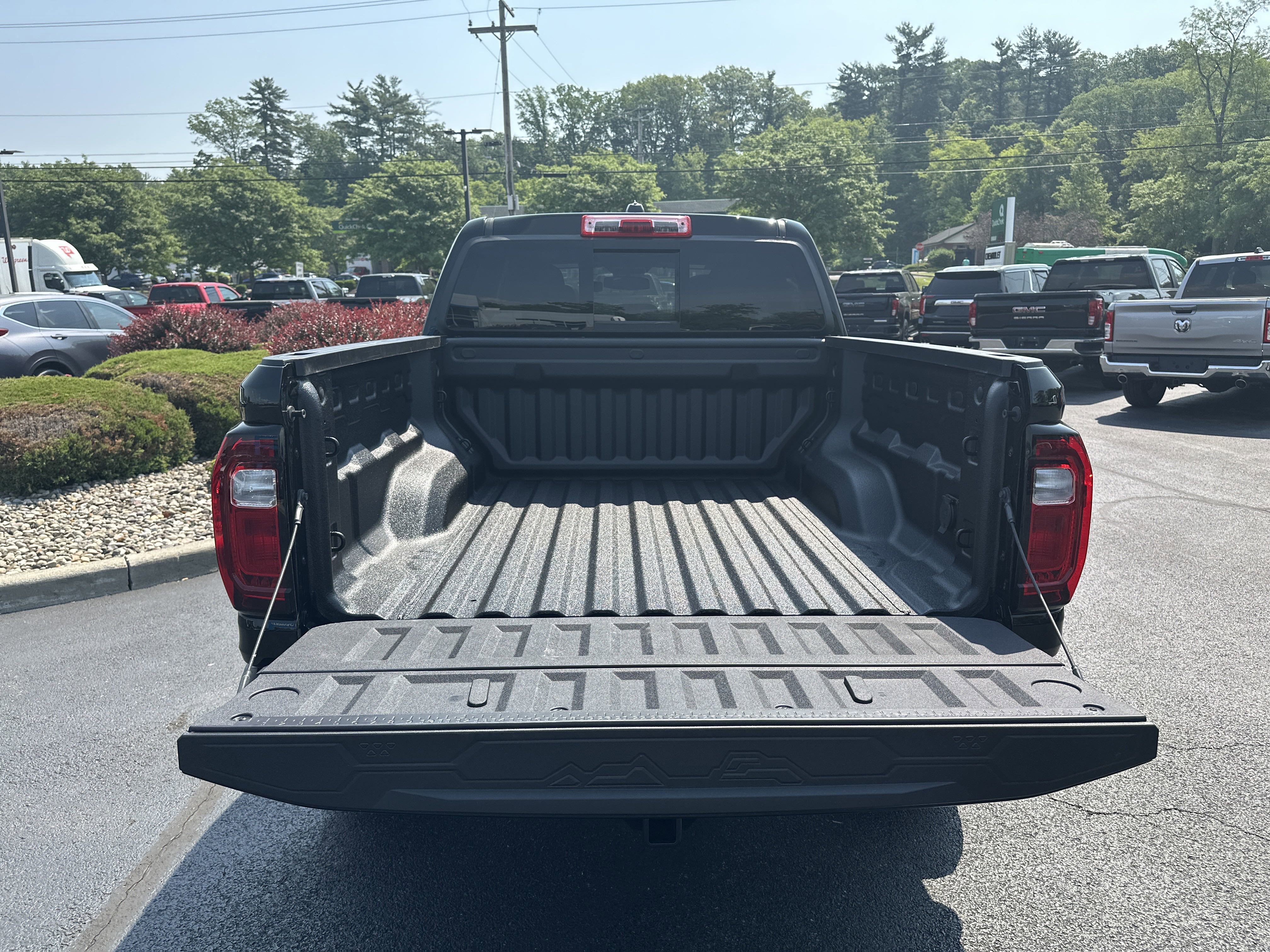 New 2025 GMC Canyon AT4 w/ Technology Plus Package image 32