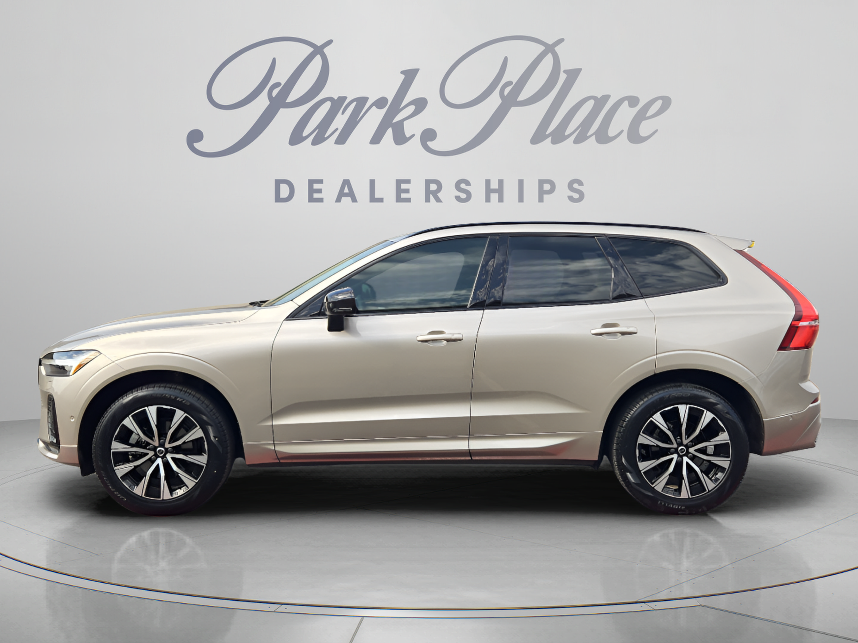 Used 2024 Volvo XC60 B5 Plus w/ Protection Package Premier AWD/4WD image 2