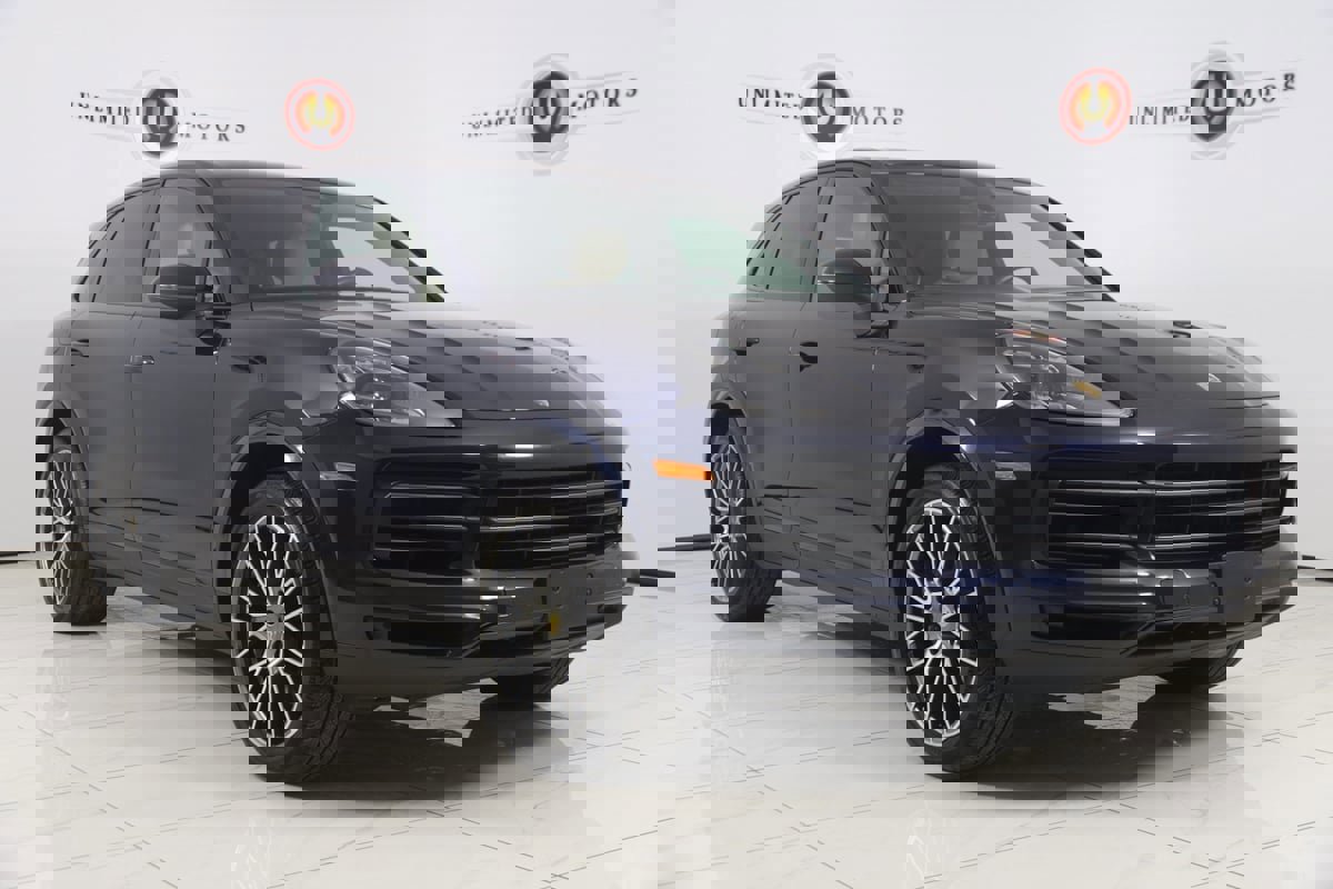 Used 2022 Porsche Cayenne Platinum Edition w/ Premium Package Plus image 24