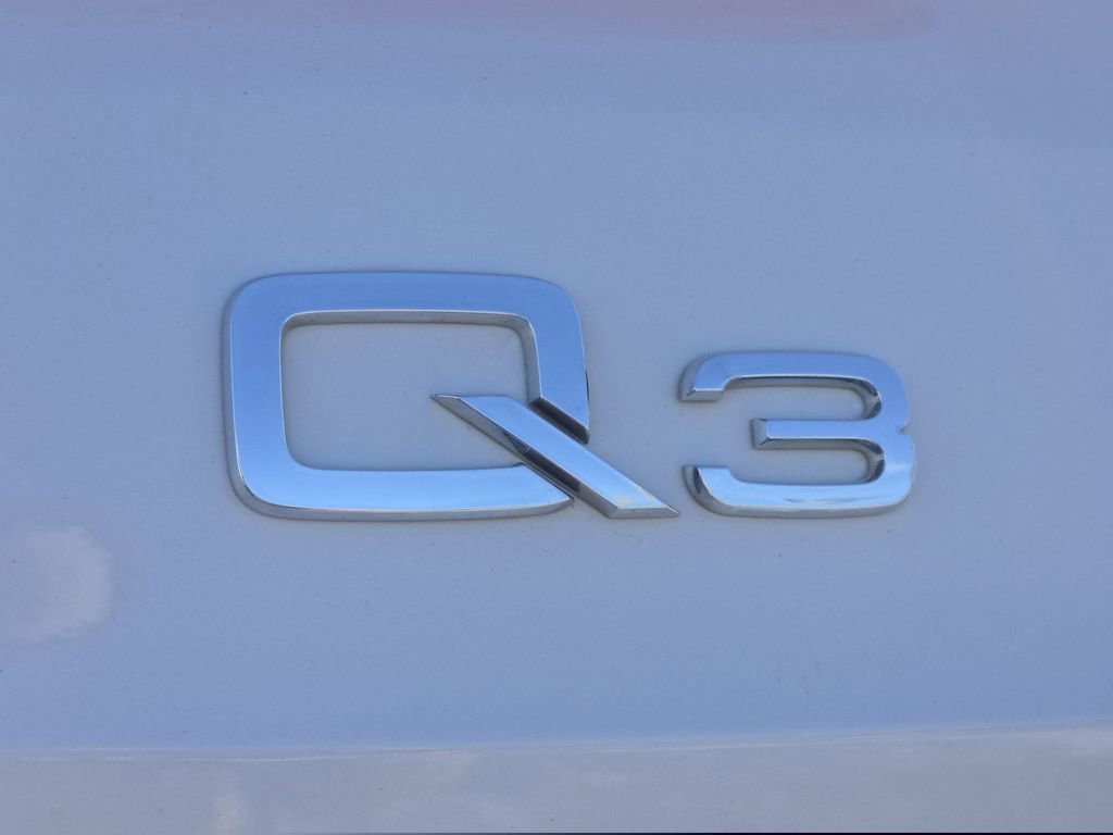 Used 2019 Audi Q3 2.0T Premium Plus w/ Premium Plus Package image 17