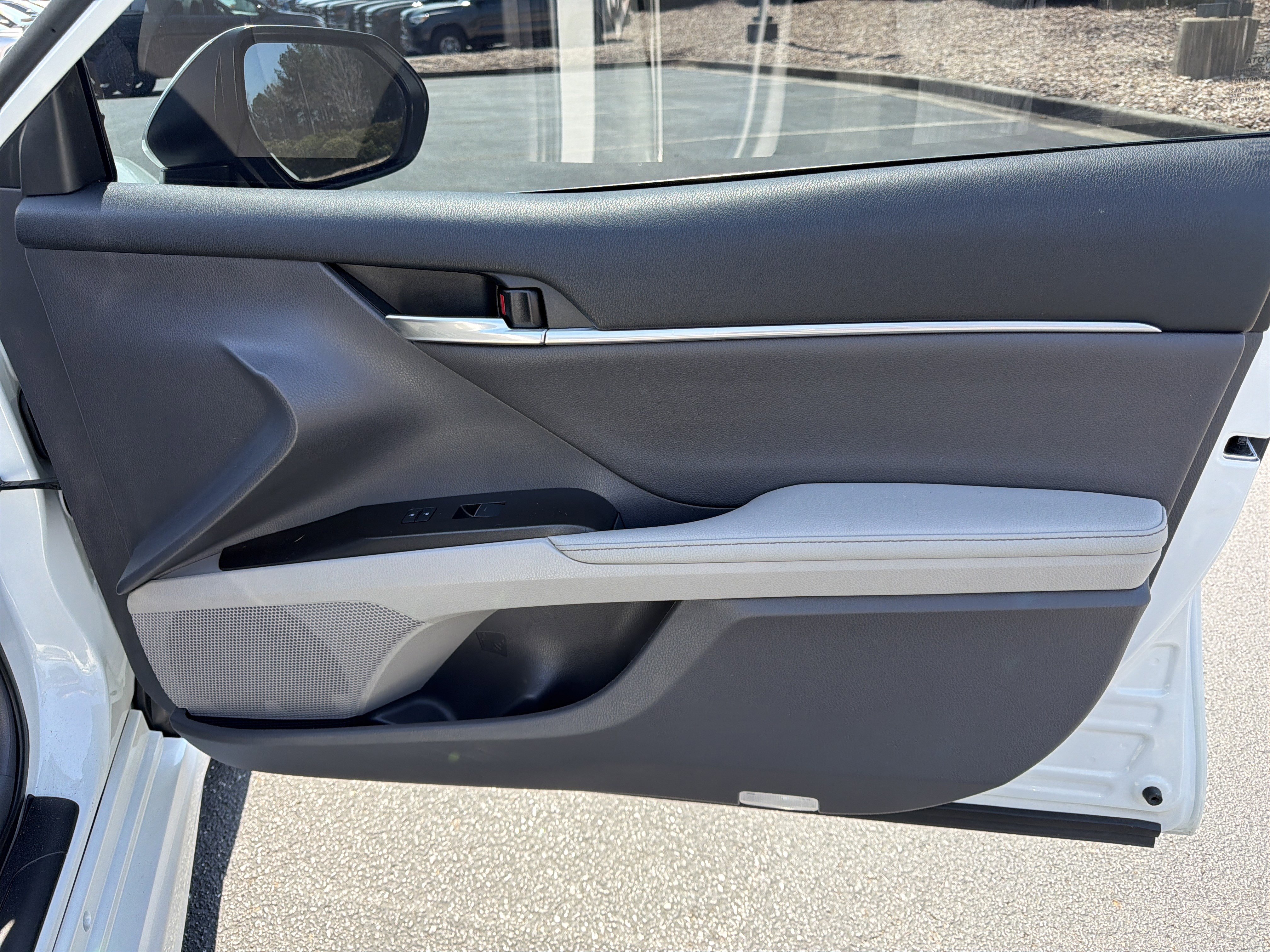 Used 2022 Toyota Camry XSE w/ Navigation Package image 14