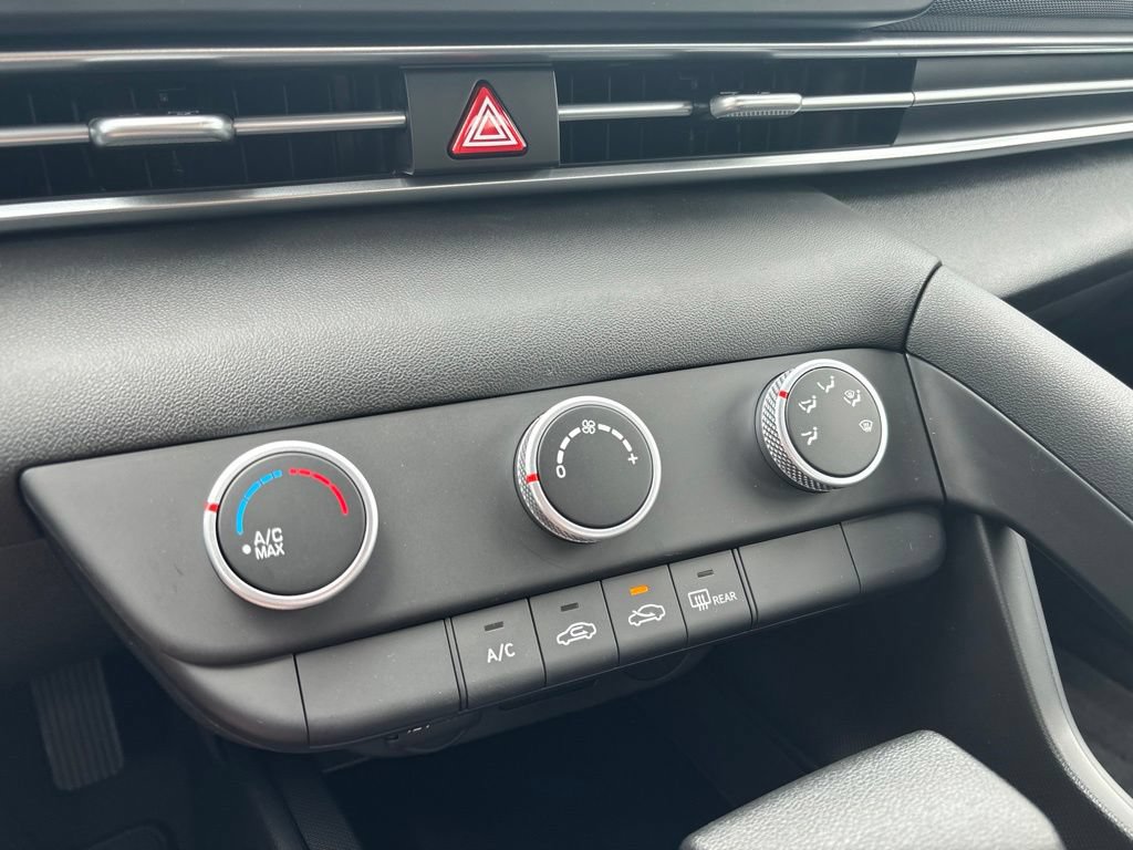 New 2026 Hyundai Elantra SE FWD image 12