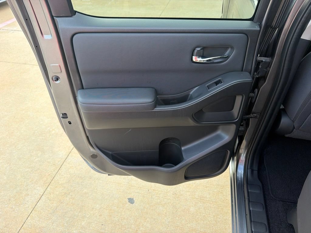 Used 2022 Nissan Frontier SV RWD image 16