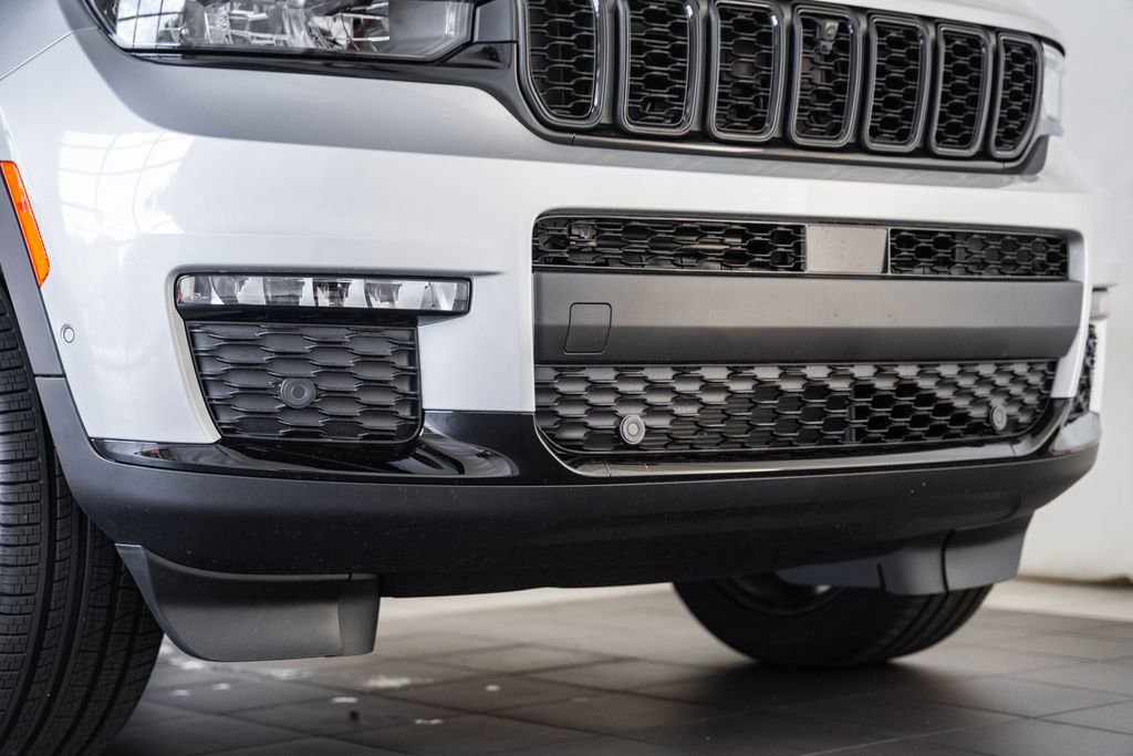 New 2025 Jeep Grand Cherokee L Limited w/ Luxury Tech Group II image 14