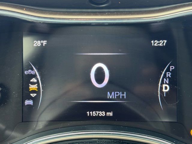 Used 2017 Jeep Grand Cherokee Limited image 12