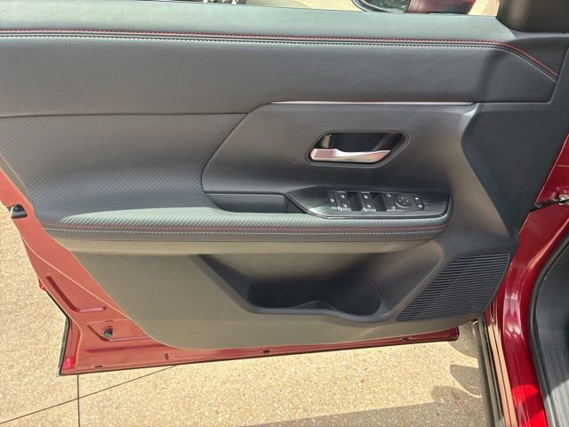 Used 2025 Nissan Kicks SR FWD image 19