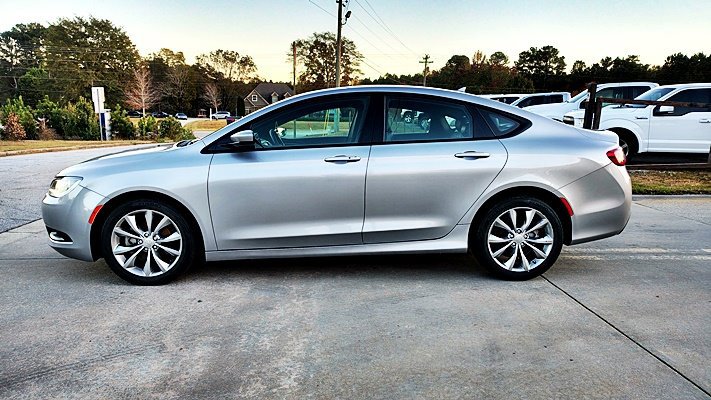 Used 2016 Chrysler 200 S image 6