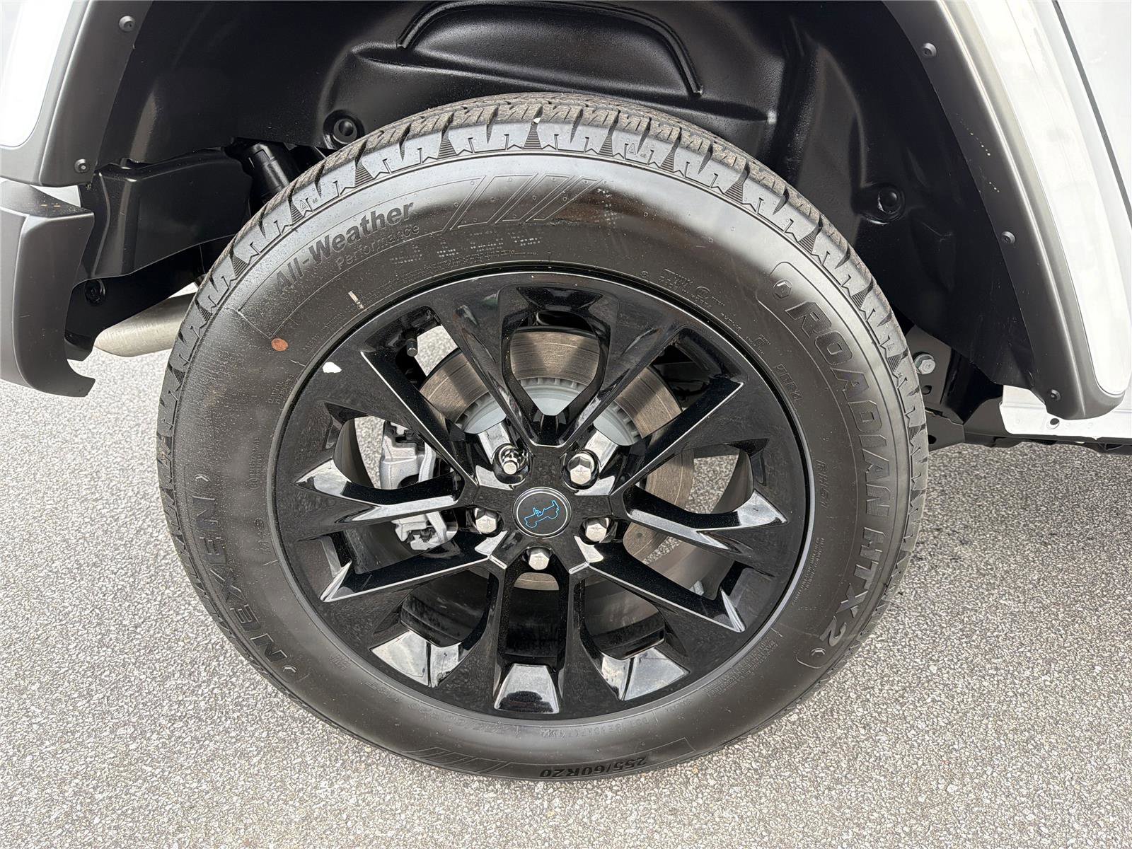 Used 2025 Jeep Wrangler Sahara w/ Safety Group image 18