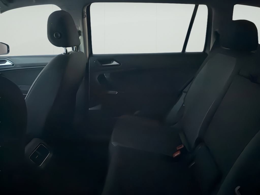 Used 2018 Volkswagen Tiguan S AWD/4WD image 4