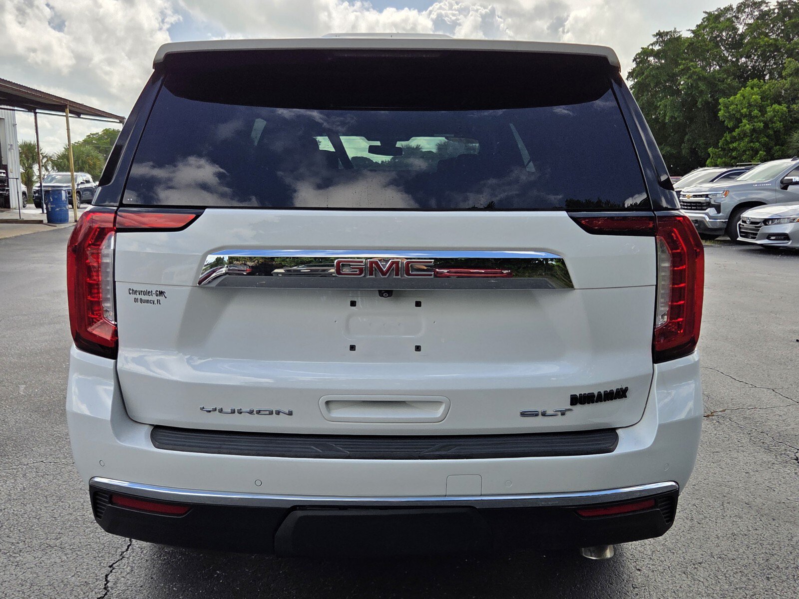 Certified 2021 GMC Yukon XL SLT w/ SLT Premium Package AWD/4WD image 4