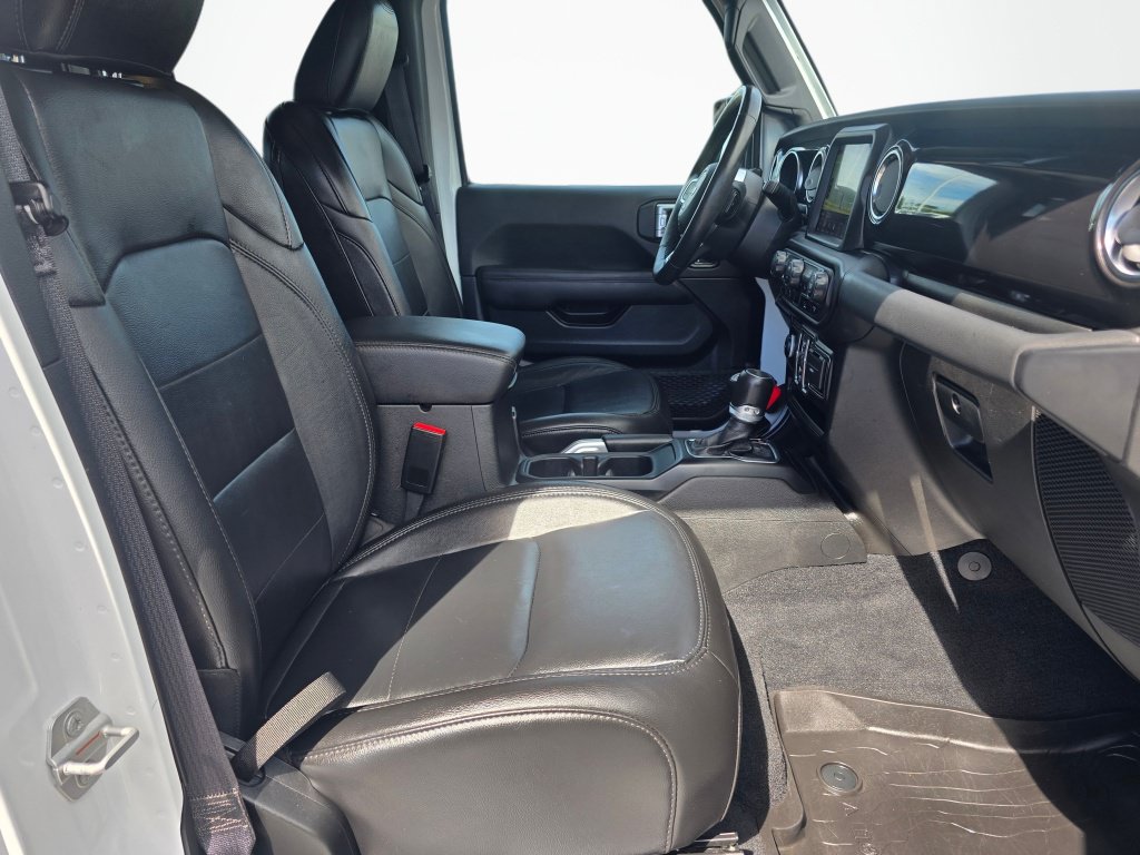 Used 2022 Jeep Wrangler Unlimited Sahara AWD/4WD image 30