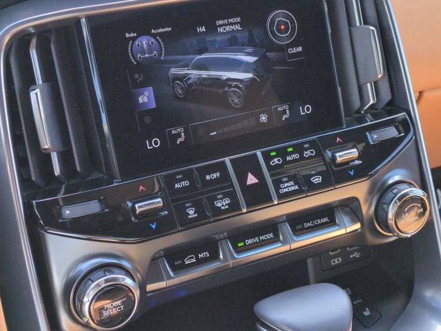 Used 2024 Lexus LX 600 4WD w/ Appearance Package image 19