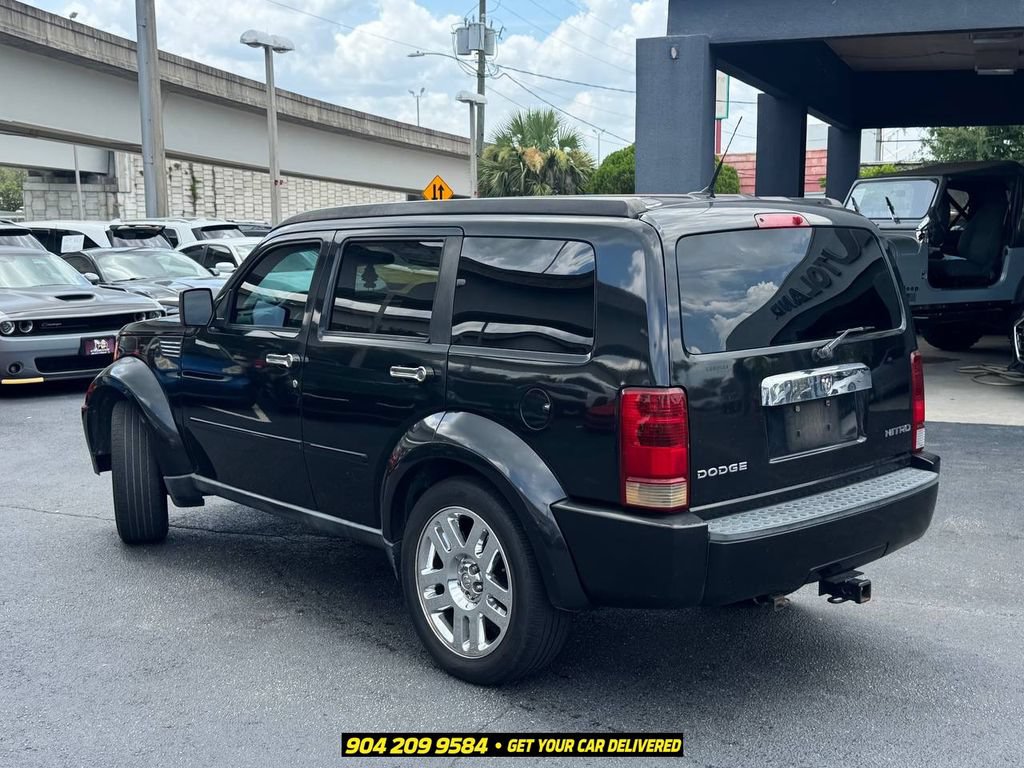 Used 2011 Dodge Nitro Heat w/ Popular Equipment Group RWD image 4