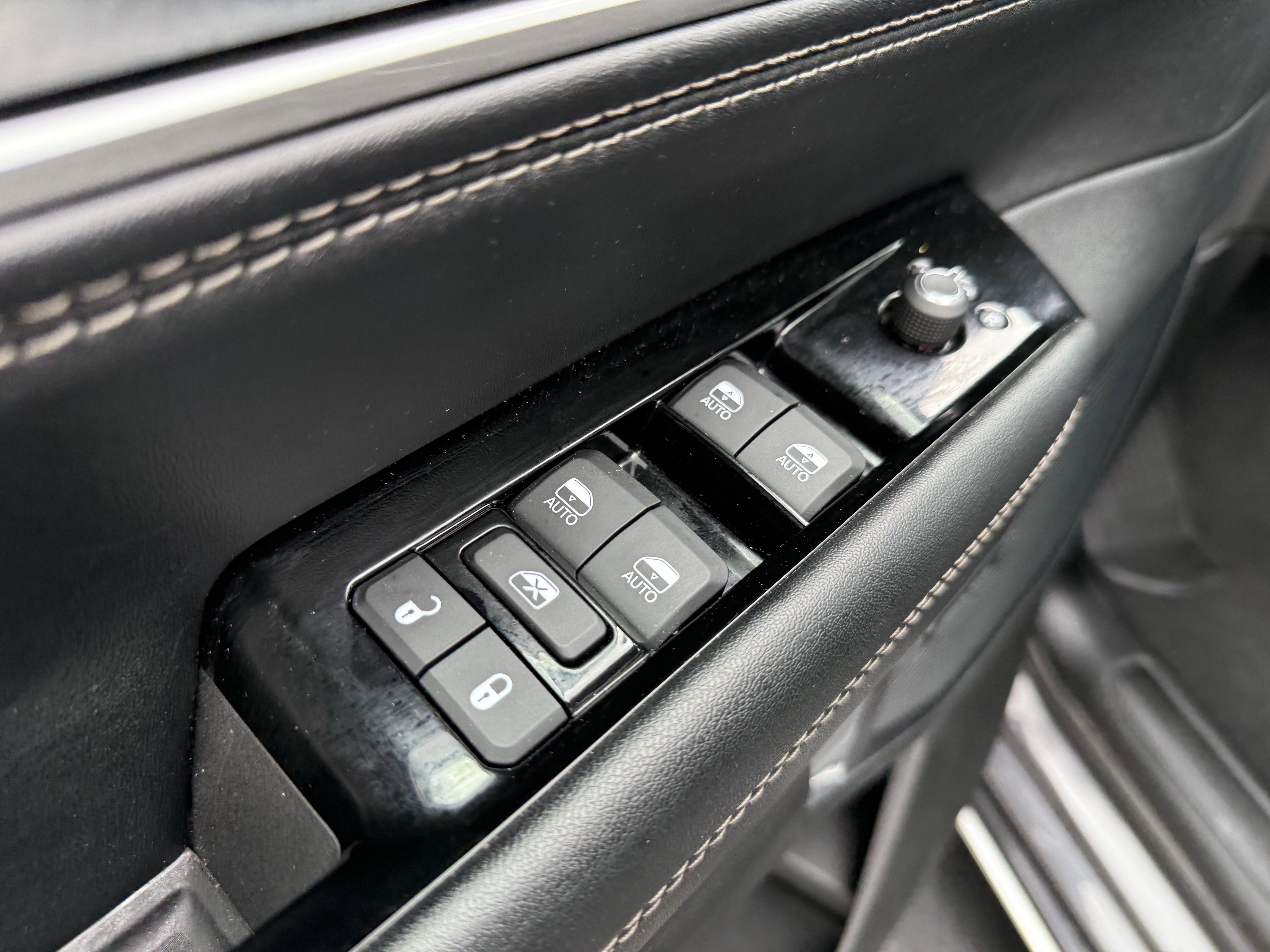 Used 2024 Jeep Wagoneer L Series II w/ Flexible Seating Group image 11