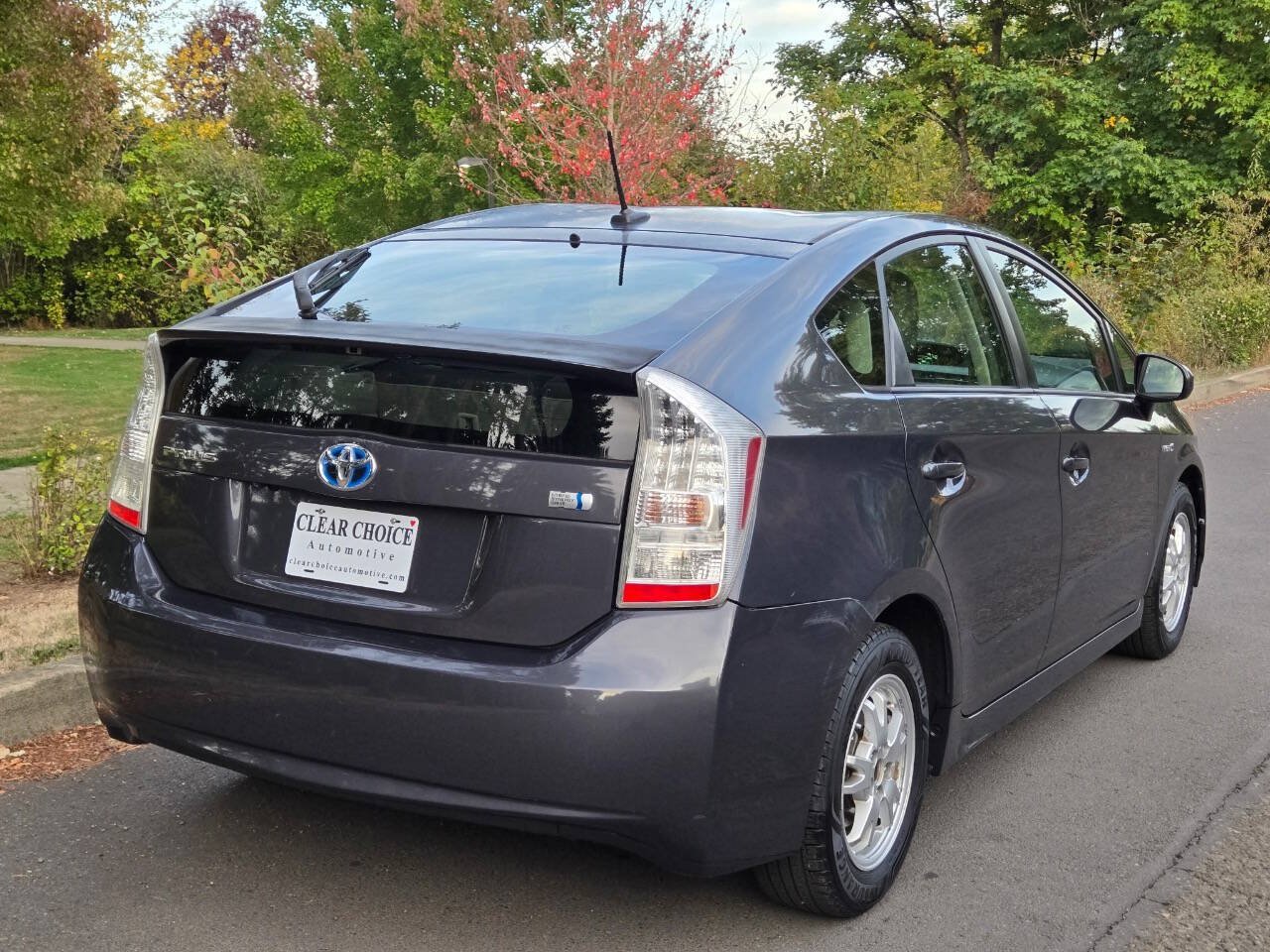 Used 2011 Toyota Prius Four w/ Navigation Pkg FWD image 10