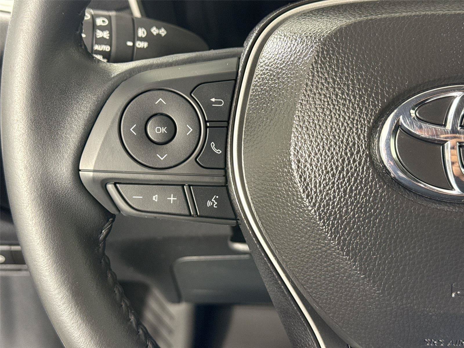Certified 2025 Toyota Corolla Cross XLE FWD image 17