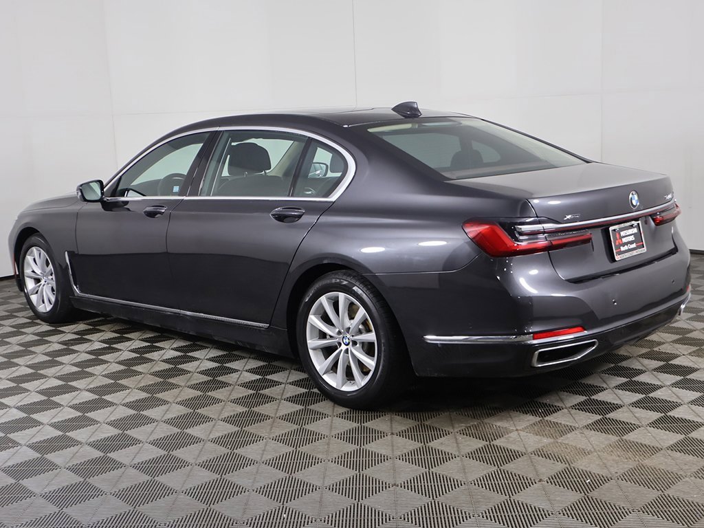 Used 2022 BMW 740i xDrive w/ Premium Package image 14
