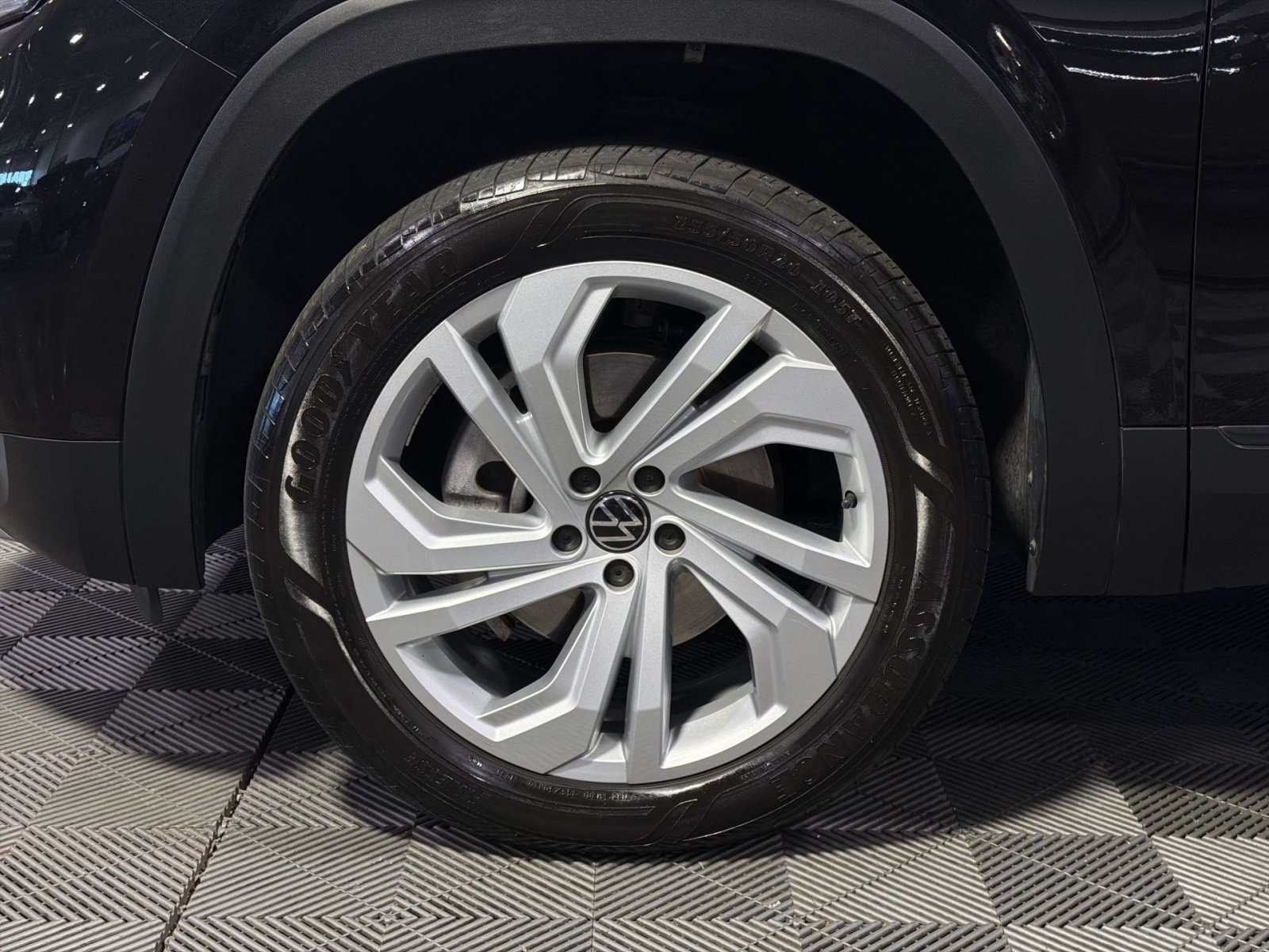 Used 2023 Volkswagen Atlas SE AWD/4WD image 16