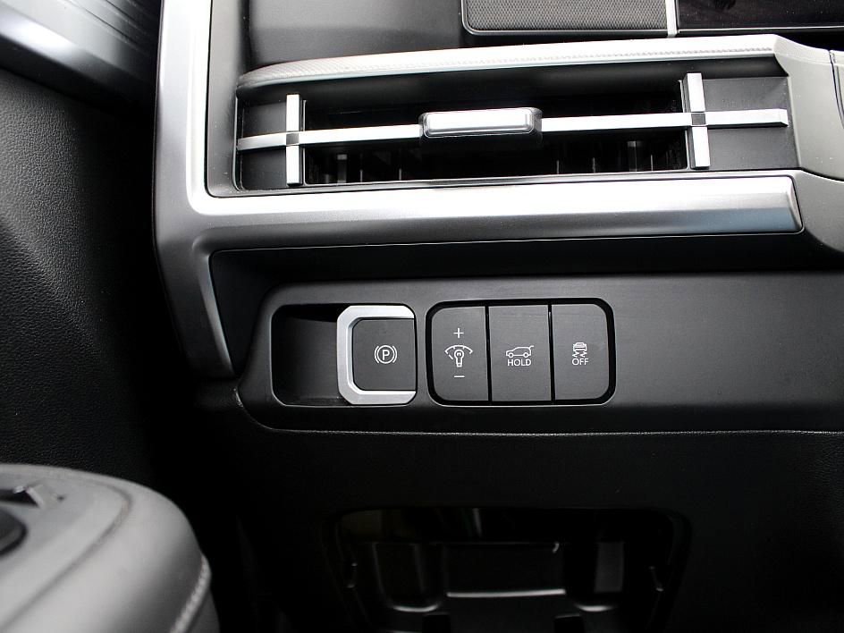 Used 2025 Hyundai Santa Fe SEL image 12