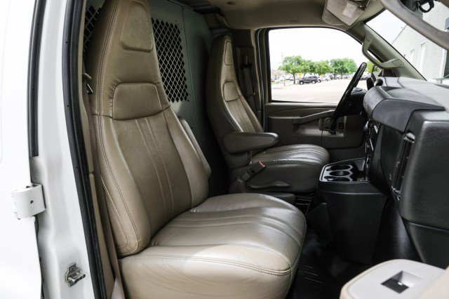 Used 2021 Chevrolet Express 2500 w/ Driver Convenience Package RWD image 27