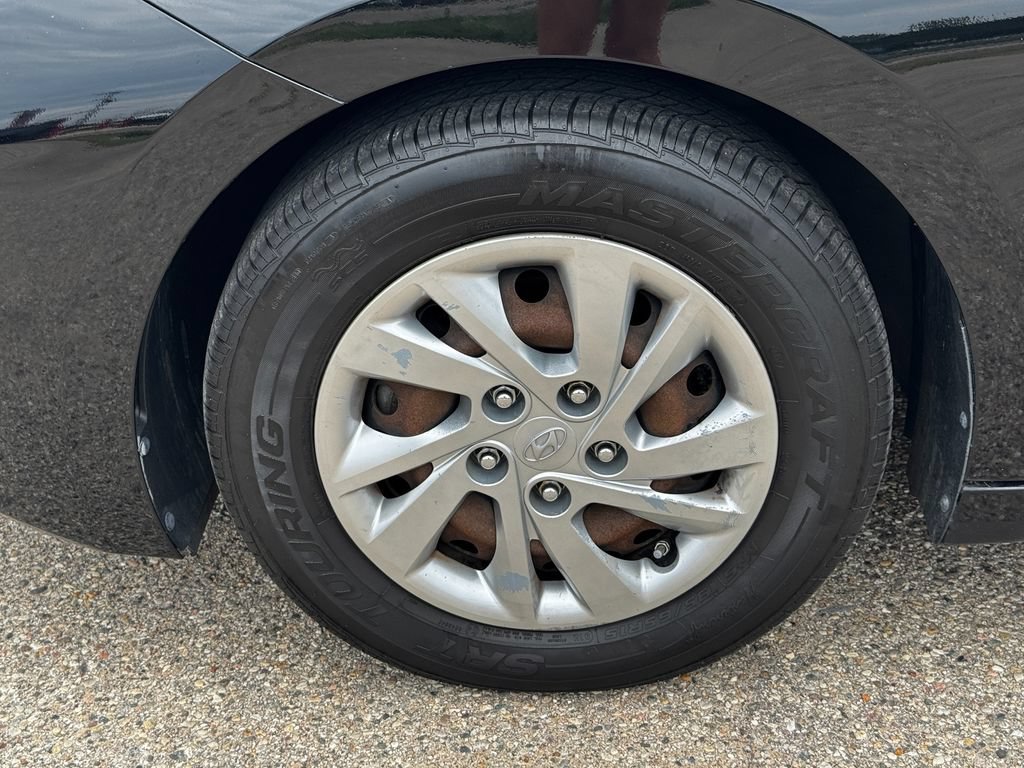 Used 2019 Hyundai Elantra SE FWD image 24