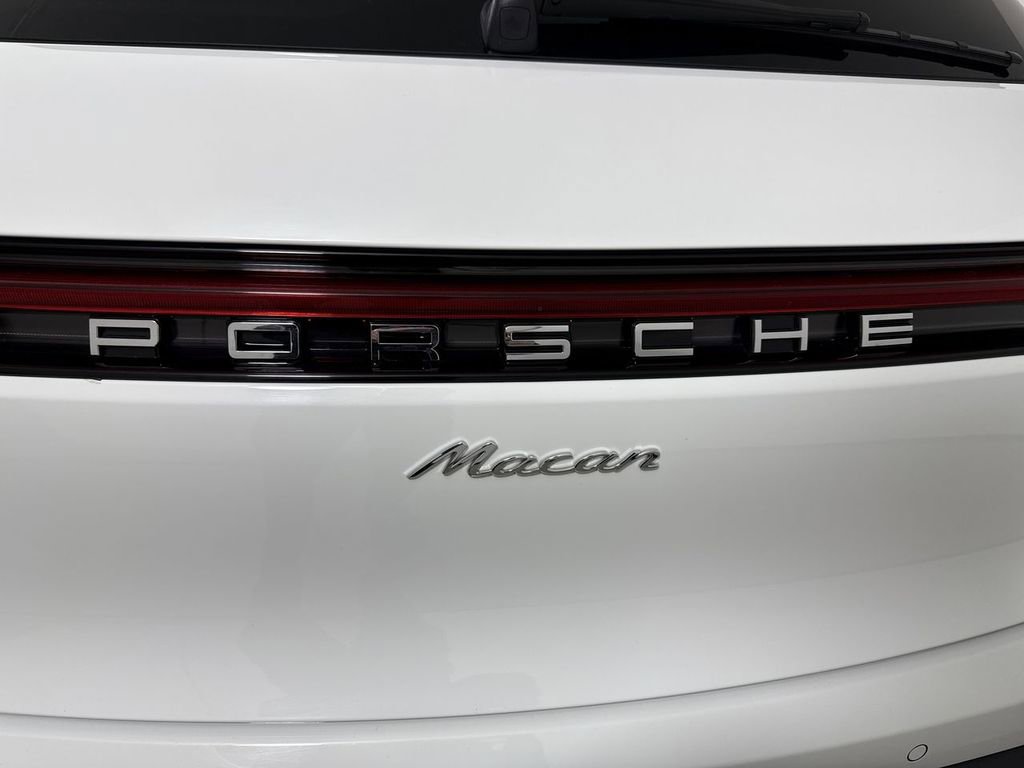 Certified 2025 Porsche Macan image 19