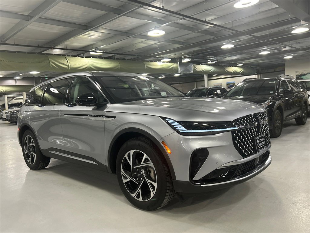 Used 2025 Lincoln Nautilus Premier w/ Equipment Group 102A image 1