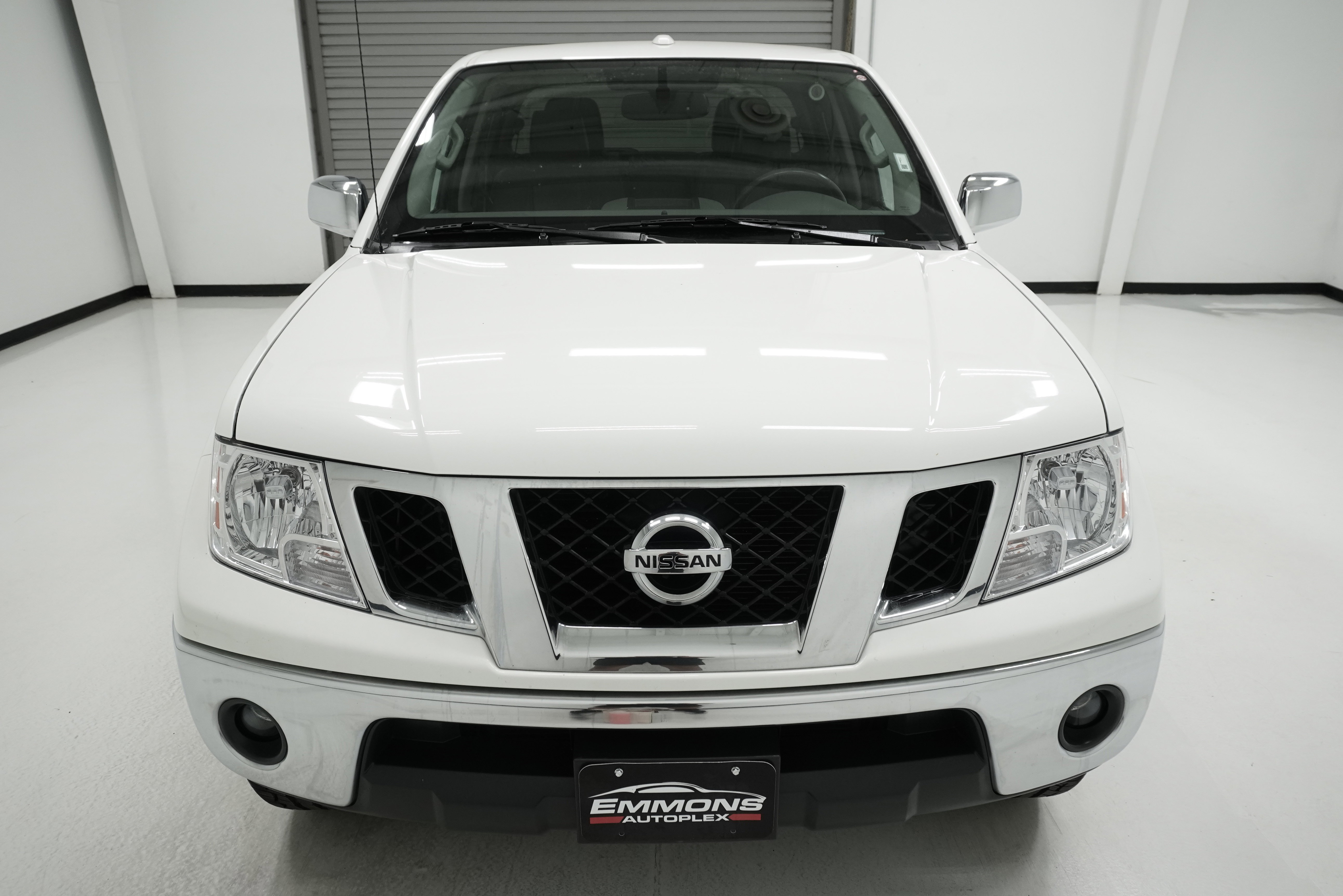 Used 2013 Nissan Frontier SL image 2