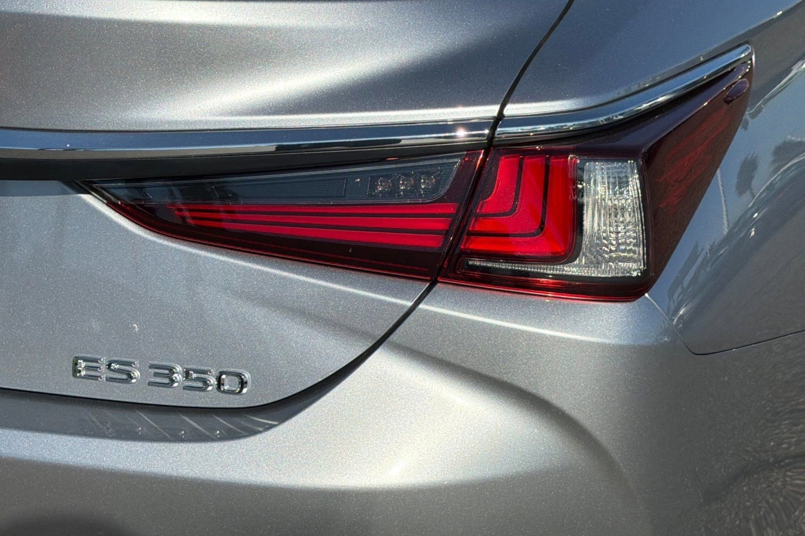 Used 2025 Lexus ES 350 image 13