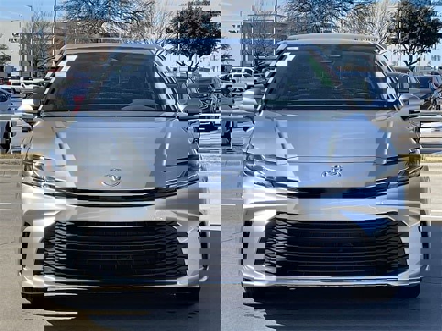 Used 2025 Toyota Camry LE image 8