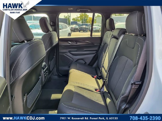 Certified 2025 Jeep Grand Cherokee Laredo w/ Luxury Tech Group I AWD/4WD image 10