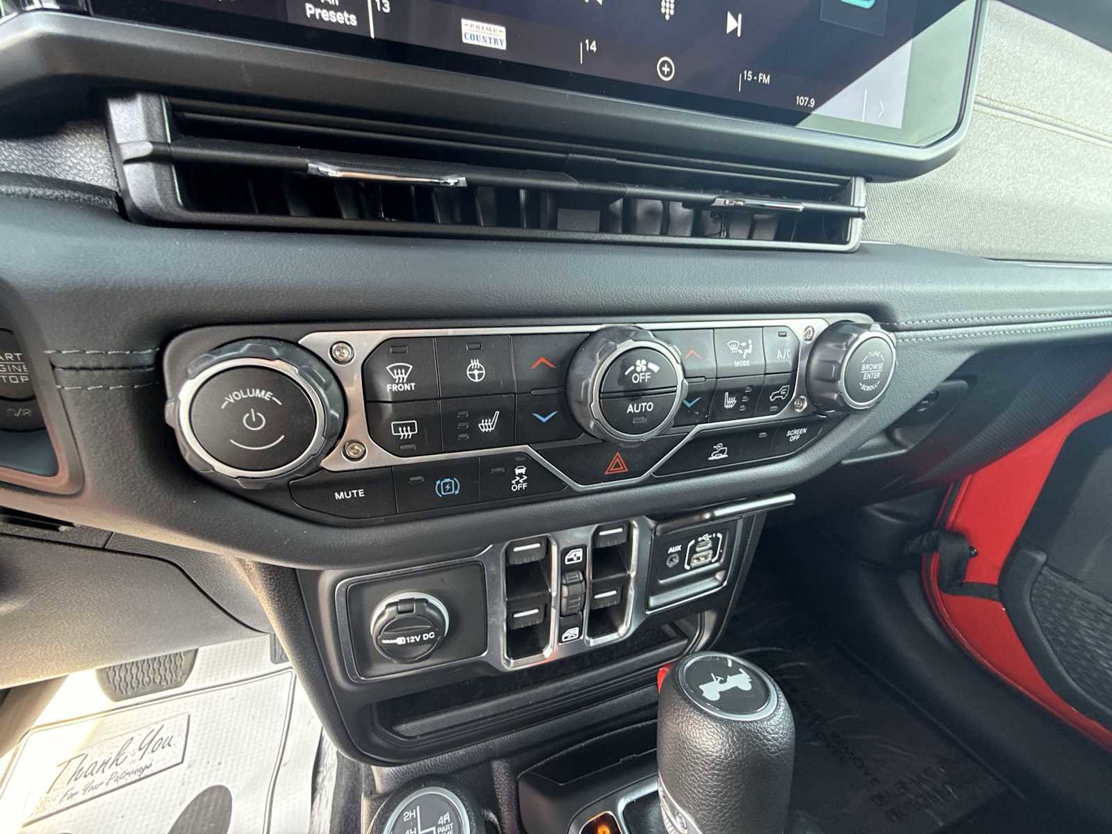 Used 2025 Jeep Wrangler Unlimited Sahara AWD/4WD image 16
