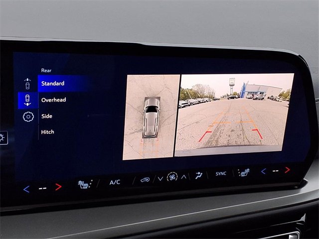 New 2026 Chevrolet Traverse LT w/ Driver Confidence Package image 16