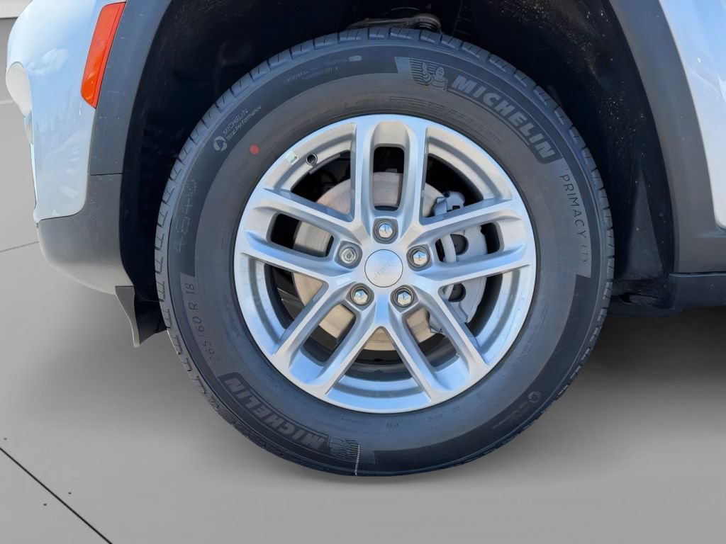 New 2026 Jeep Grand Cherokee Laredo X RWD image 7