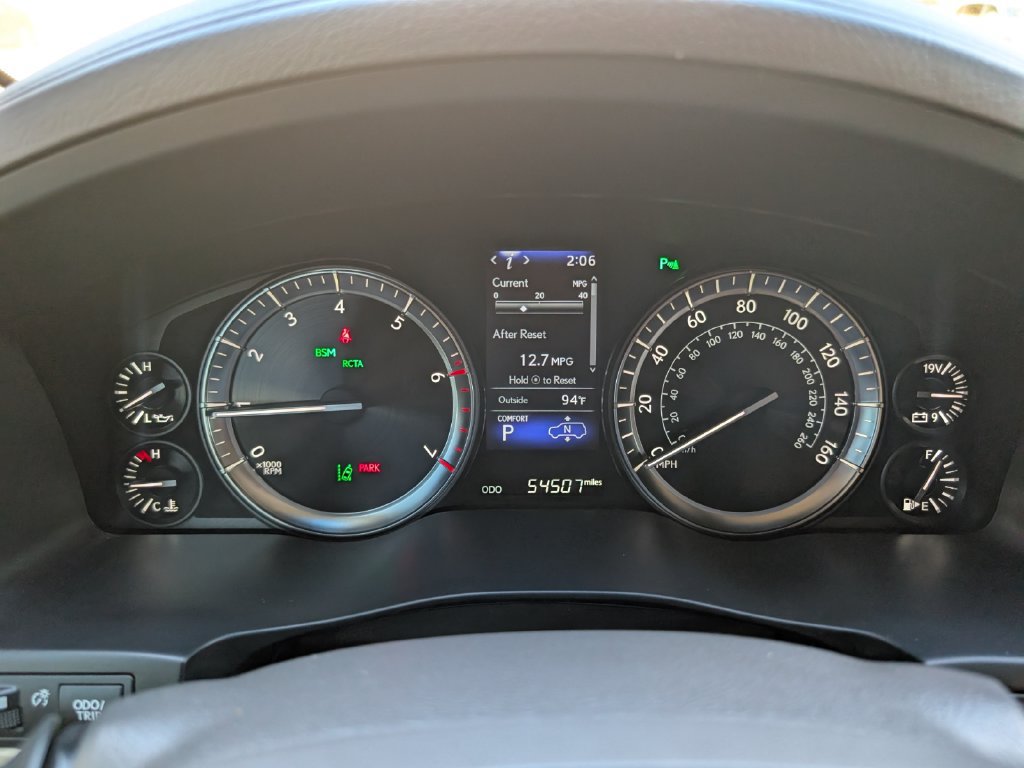 Used 2021 Lexus LX 570 4WD w/ Luxury Package image 16