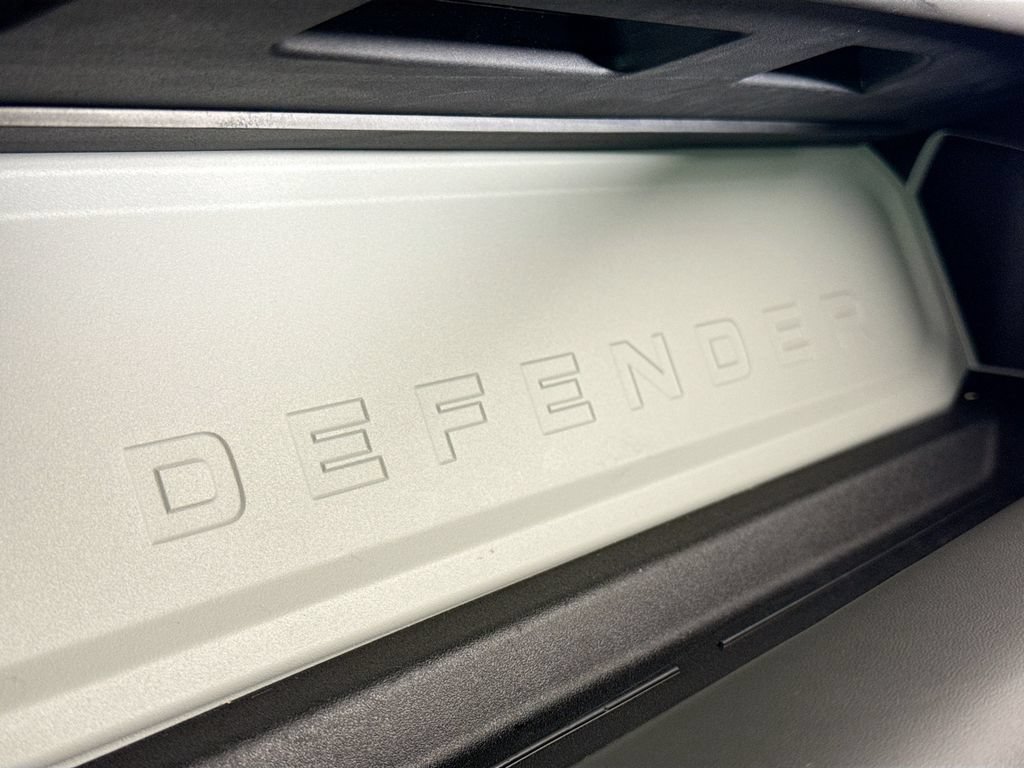 Used 2023 Land Rover Defender 110 X-Dynamic SE AWD/4WD image 22