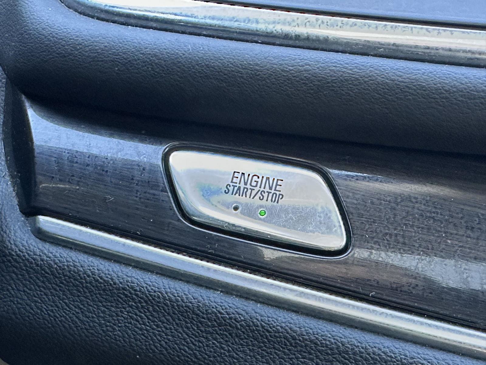 Used 2019 Buick Enclave Premium w/ Experience Buick Package FWD image 31