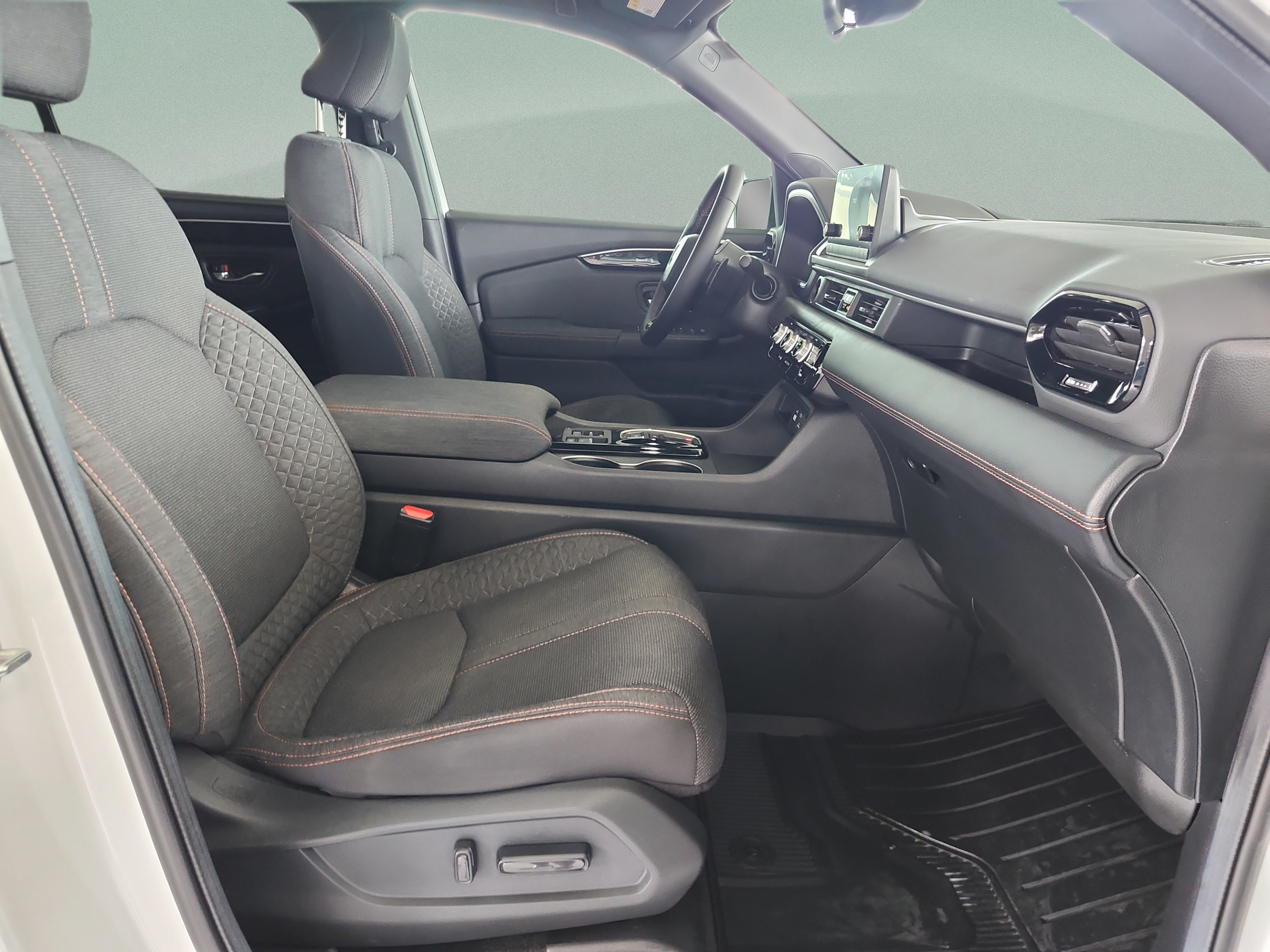 Certified 2024 Honda Pilot Sport image 21