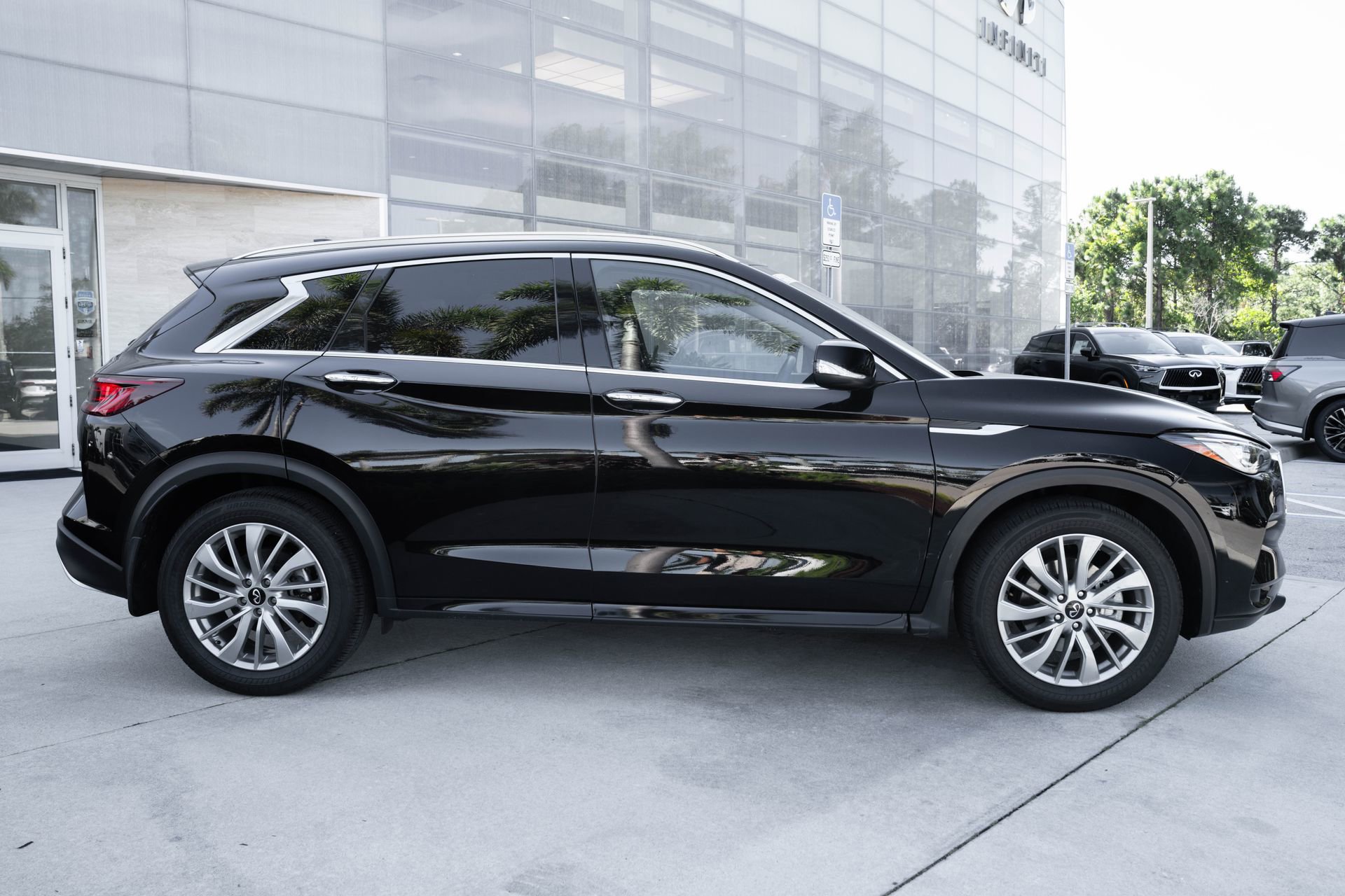 Certified 2023 INFINITI QX50 Luxe AWD/4WD image 11