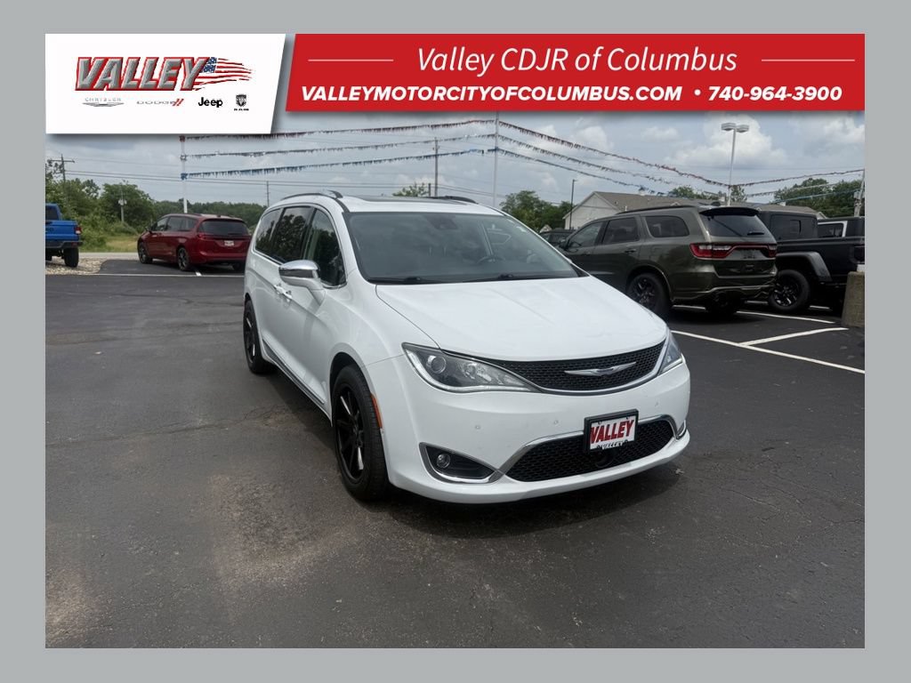 Used 2019 Chrysler Pacifica Limited w/ Tire & Wheel Group
