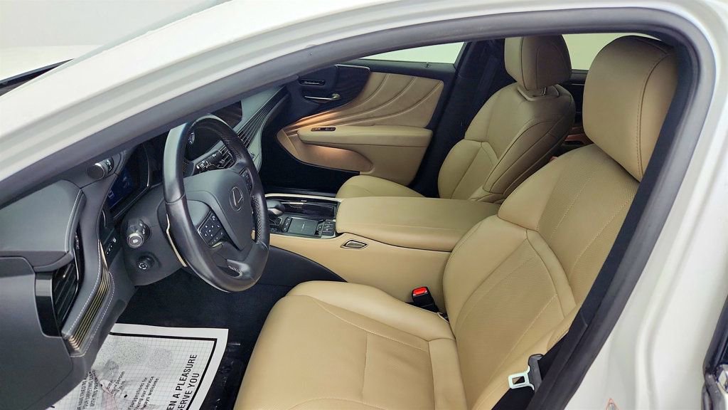 Used 2022 Lexus LS 500 w/ Accessory Package (Z2) image 20