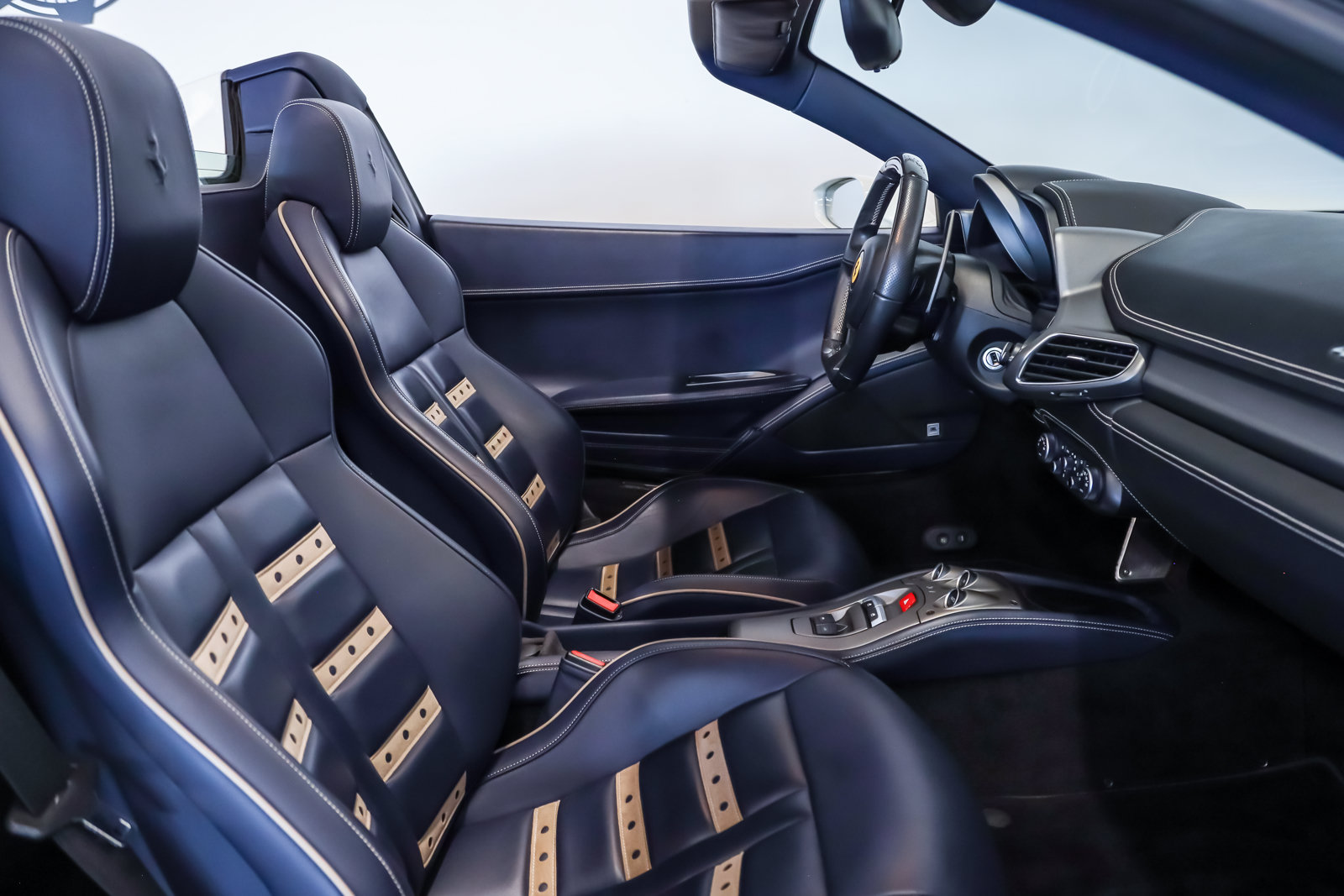 Used 2015 Ferrari 458 Spider RWD image 36