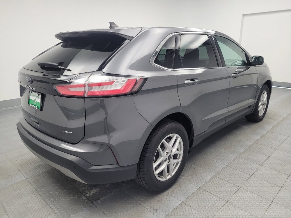 Used 2023 Ford Edge SEL image 9